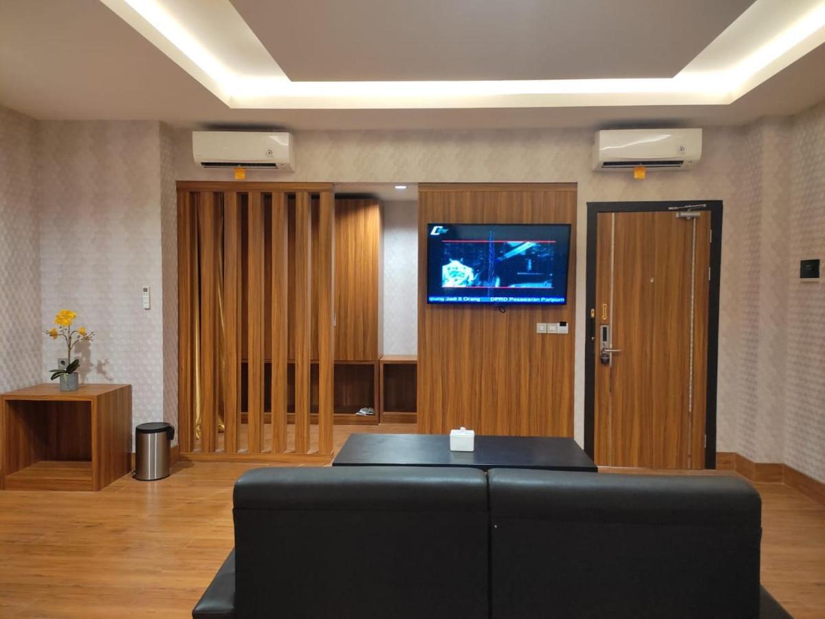 Grand Venetian Hotel Bandar Lampung Exterior photo