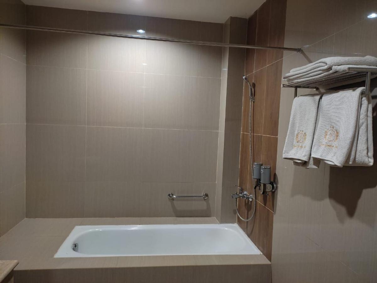 Grand Venetian Hotel Bandar Lampung Exterior photo
